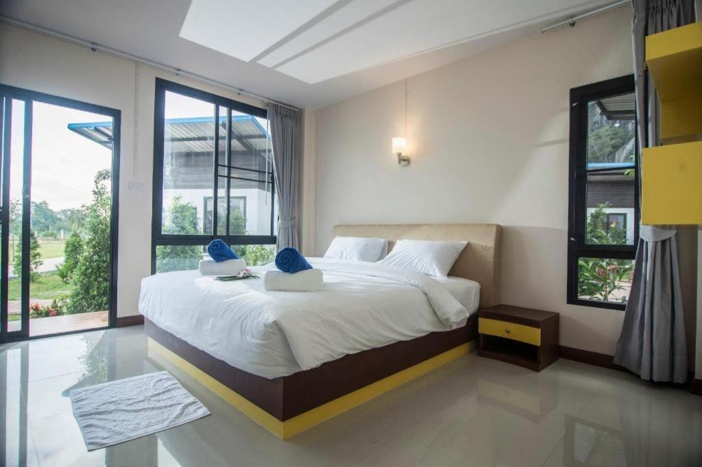 Phuphayot Resort Trang Exterior foto