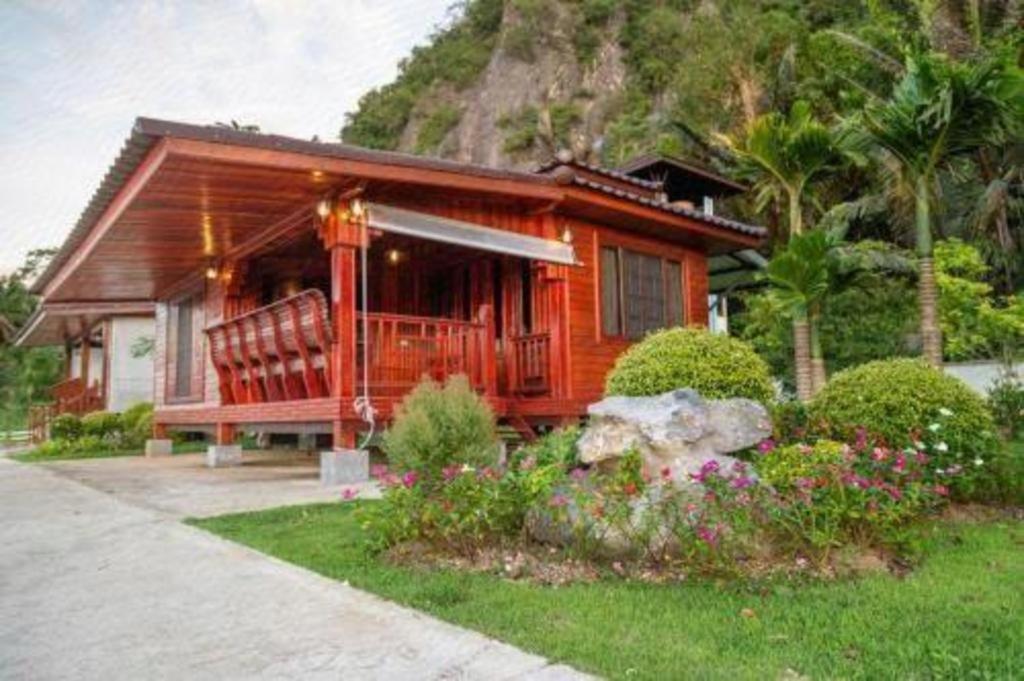 Phuphayot Resort Trang Exterior foto