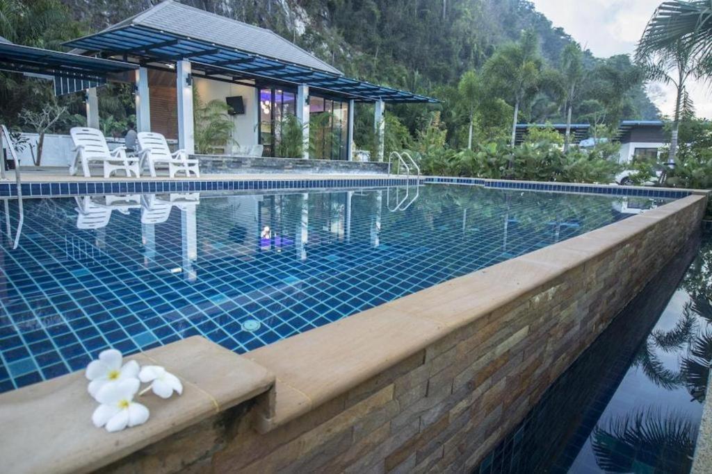 Phuphayot Resort Trang Exterior foto